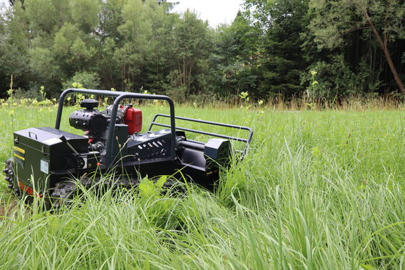 Starke MähleistungMit bis zu 15PS und einem hohen Drehmoment (dank Dieselmotor) zerkleinert der Mulcher auch Gestrüpp und kleine Äste mühelos