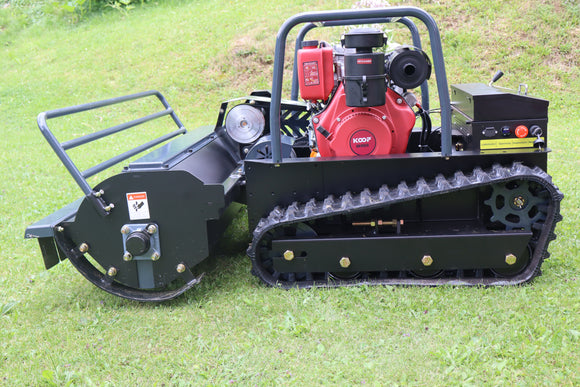 Bei normalem Gras kann in der höheren Stufe gefahren werden, was einer Geschwindigkeit von 5 km/h entspricht. Unter optimalen Bedingungen schafft der RCM120 so eine Mähleistung von bis zu 6.000 m² pro Stunde.